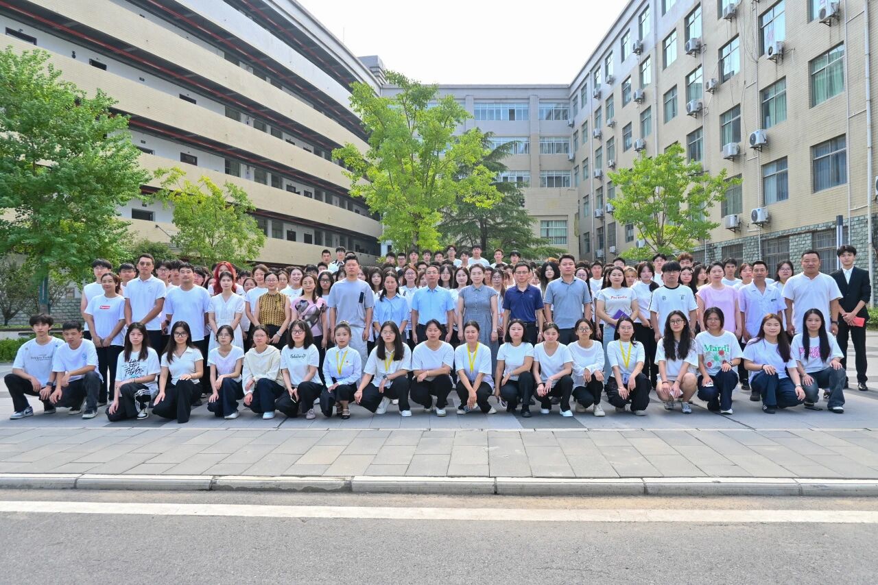 青春领航 聚力新程 | best365中国官方网站举行第十九届学长制团队结业典礼暨第二十届学长制团队开班仪式
