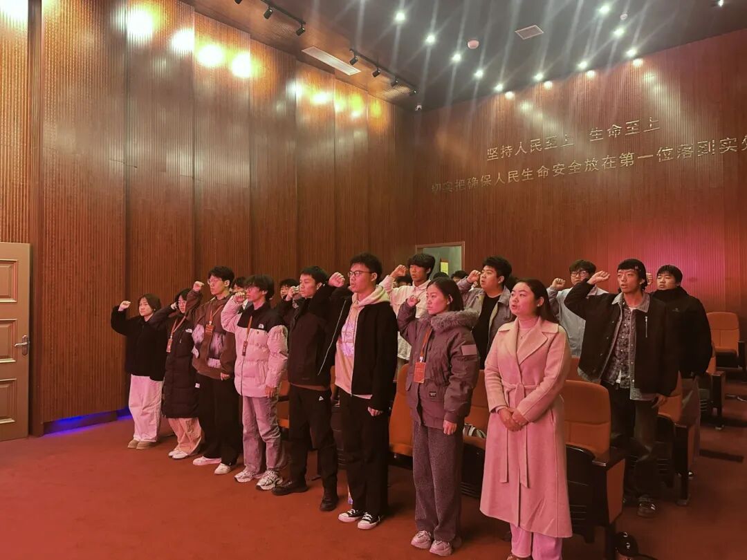 学习抗洪精神,凝聚青春力量——best365青马班成员赴簰洲湾抗洪精神纪念馆开展主题研学活动